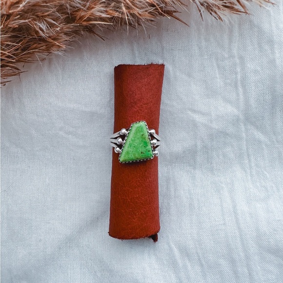 Jewelry - Vintage size 8 Navajo turquoise ring